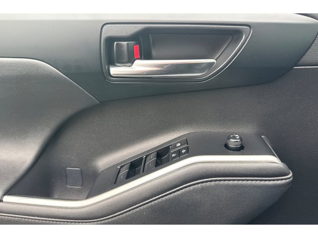 Used 2024 Toyota Highlander XLE image 13