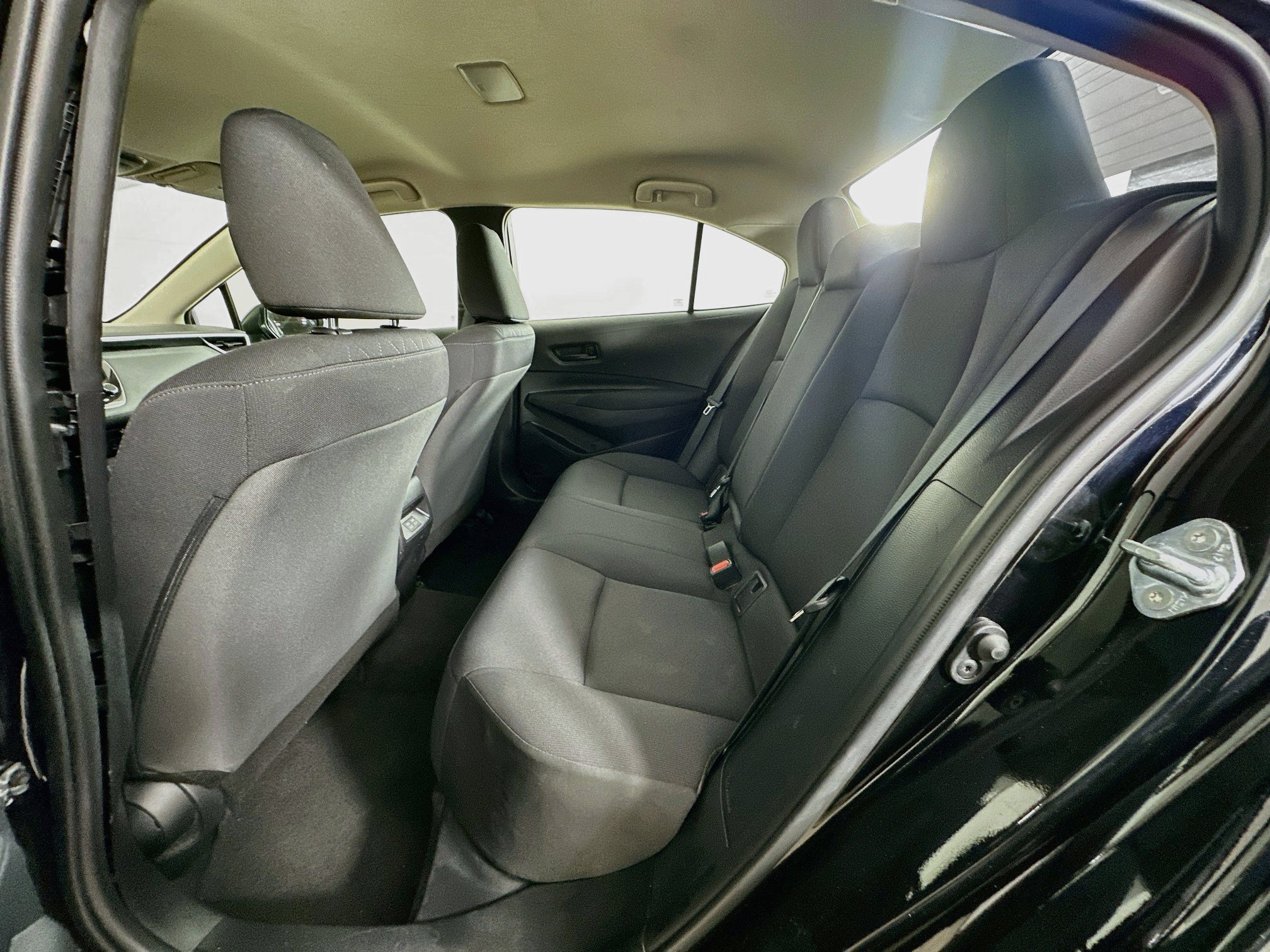 Used 2025 Toyota Corolla LE FWD image 26