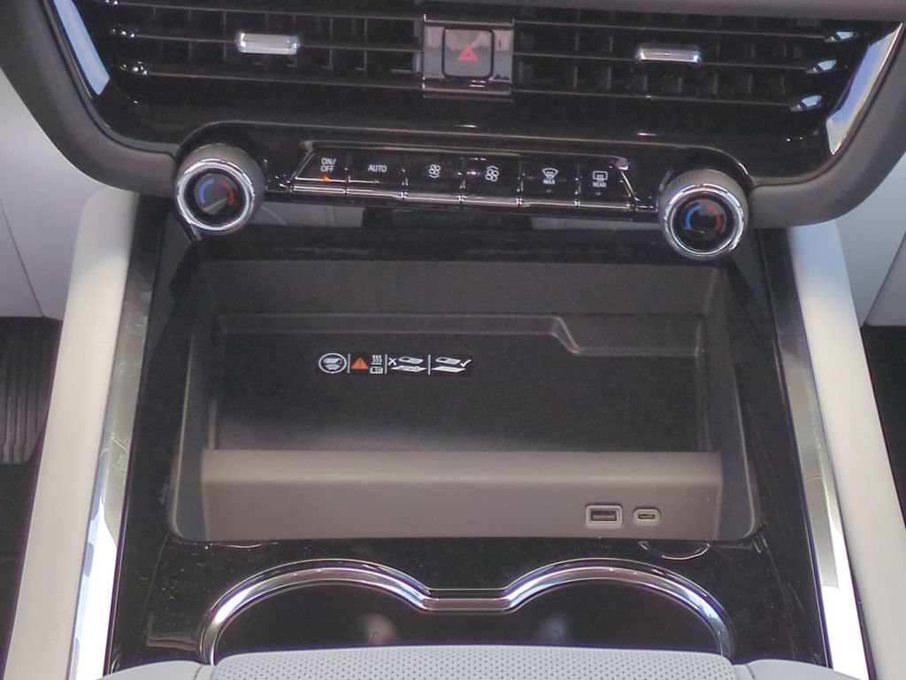 New 2026 Chevrolet Suburban Premier RWD image 18