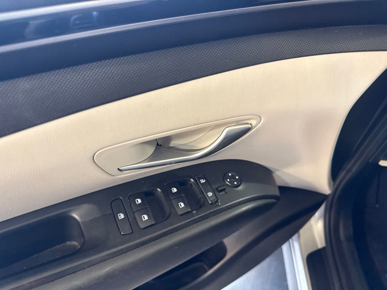 Used 2022 Hyundai Tucson SE FWD image 19