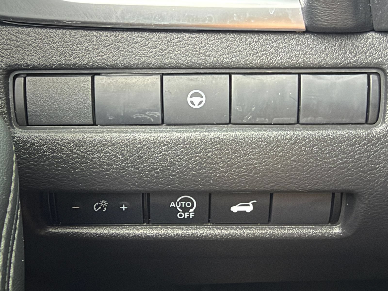 Used 2025 Nissan Rogue SV AWD/4WD image 35
