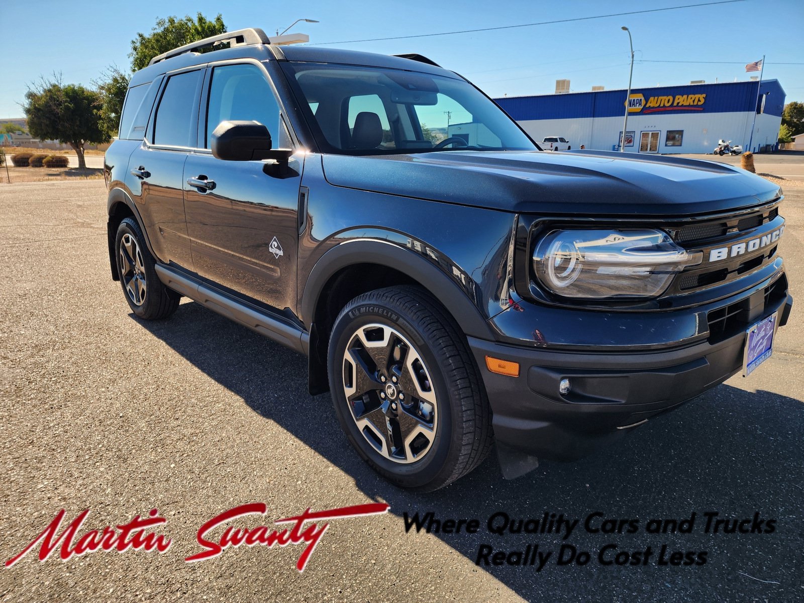 Used 2023 Ford Bronco Sport Outer Banks w/ Tech Package AWD/4WD image 1