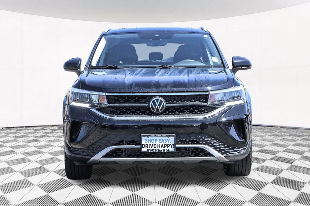 Certified 2023 Volkswagen Taos SE w/ Panoramic Sunroof Package AWD/4WD image 9