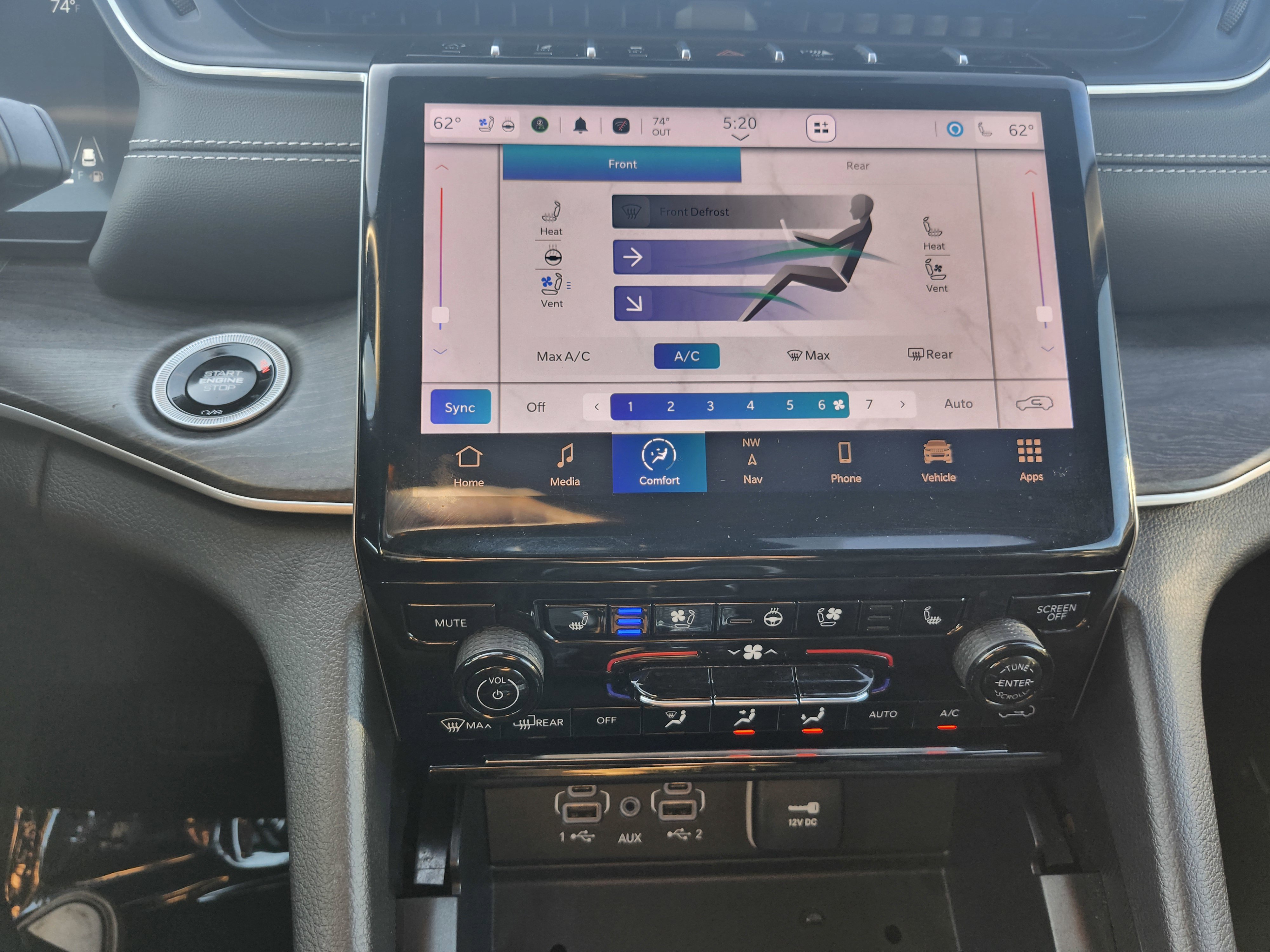 Used 2024 Jeep Grand Cherokee L Limited w/ Luxury Tech Group II image 24