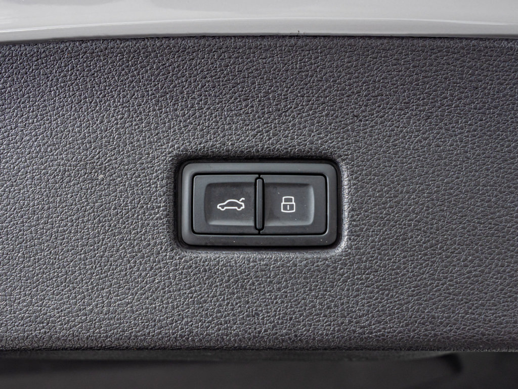 Used 2023 Audi SQ8 Prestige AWD/4WD image 44