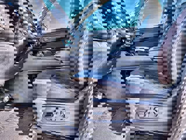 Used 2025 Nissan Pathfinder Platinum w/ Black Appearance Package image 18