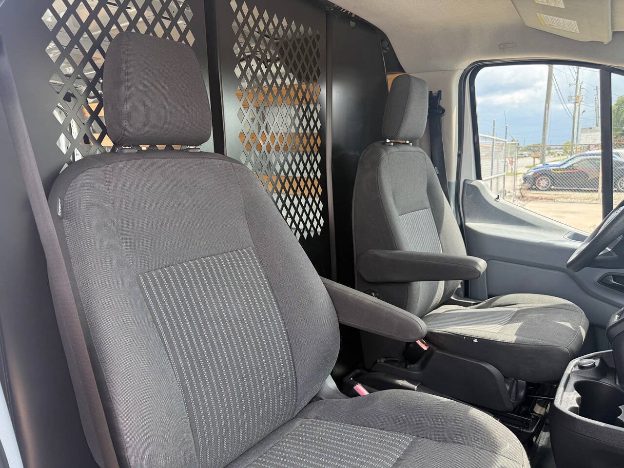 Used 2019 Ford Transit 250 130 Low Roof w/ Exterior Upgrade Package RWD image 39