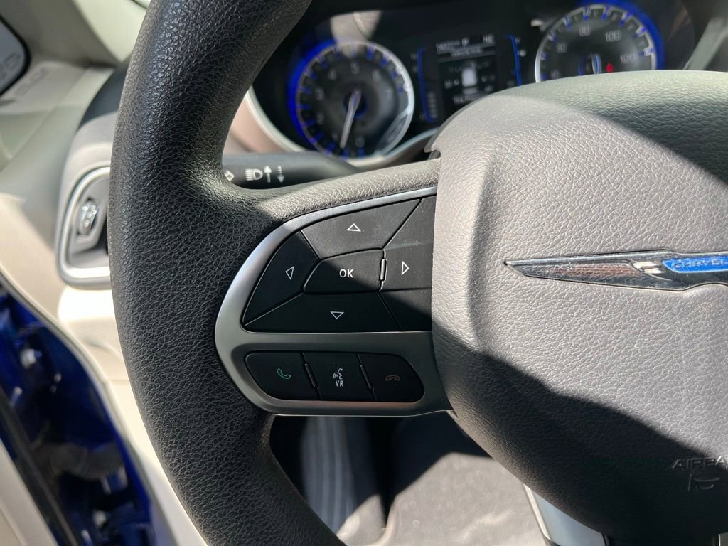 Used 2018 Chrysler Pacifica Touring Plus FWD image 15