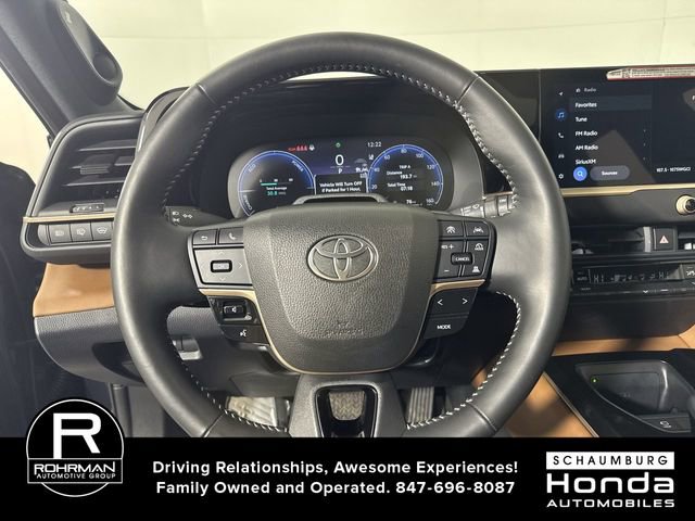 Used 2025 Toyota Crown Signia w/ Advanced Technology Package image 11