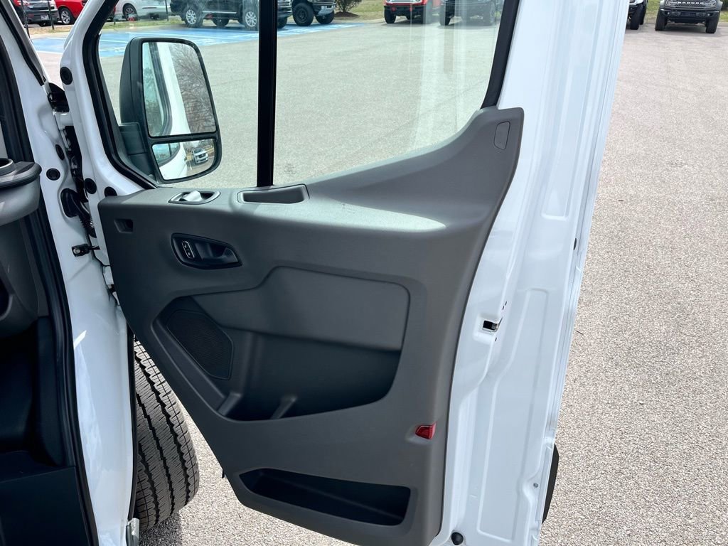 New 2026 Ford Transit 250 148 Medium Roof image 7