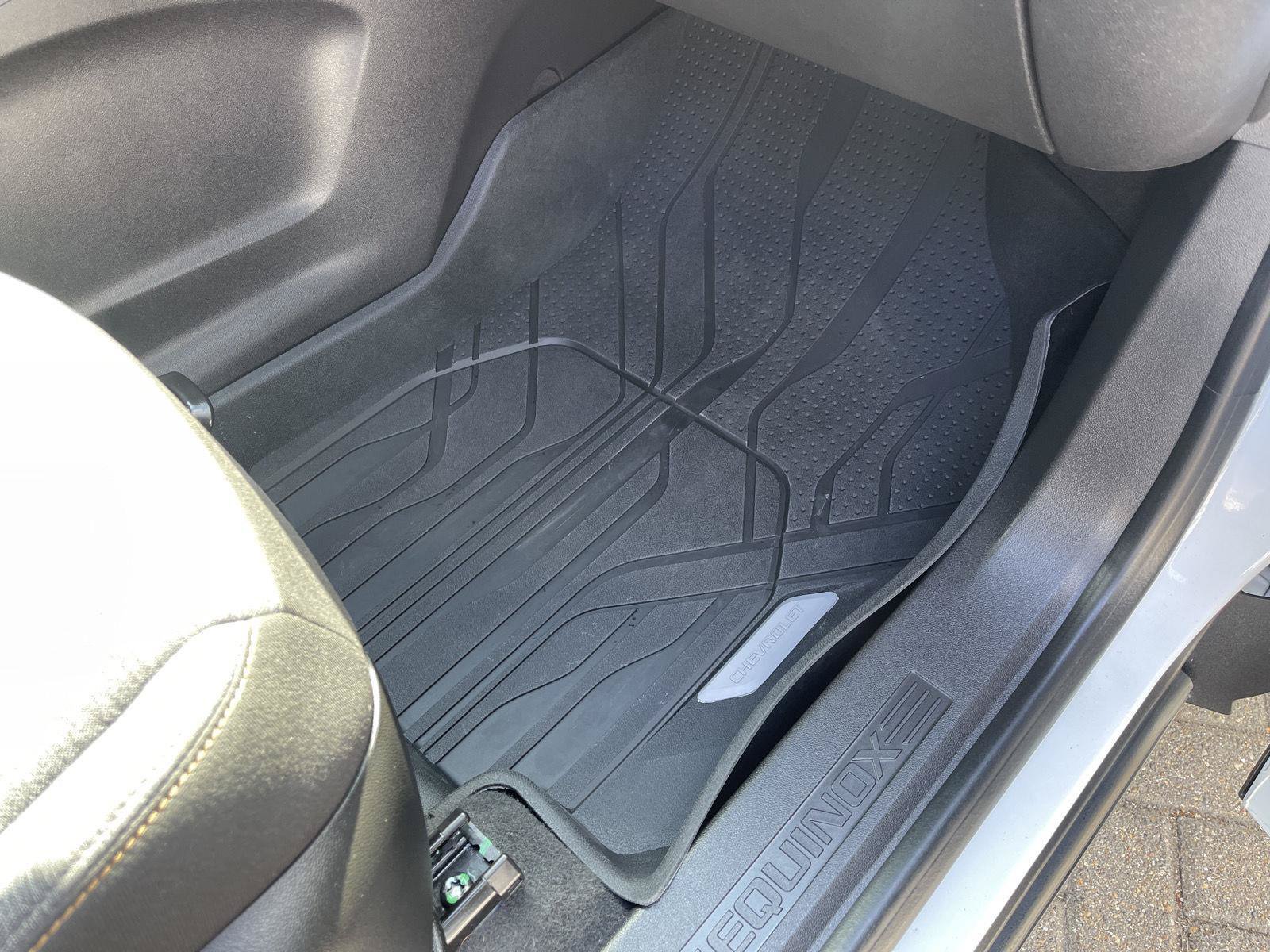 Used 2024 Chevrolet Equinox LT w/ LPO, Floor Liner Package FWD image 33