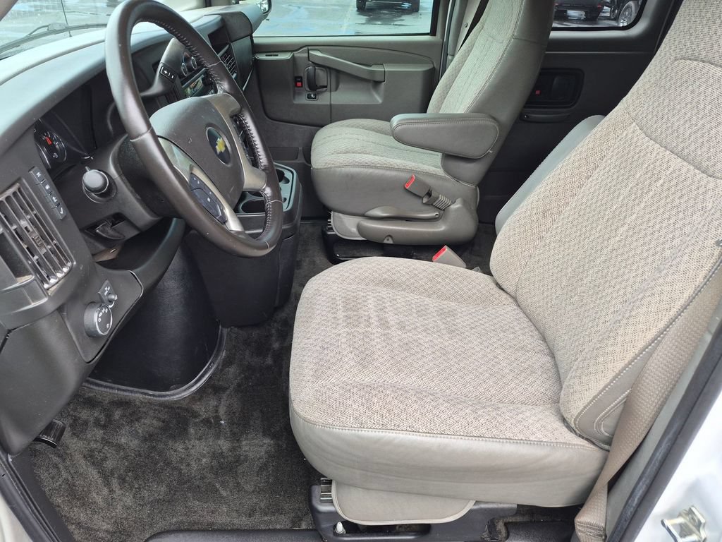 Used 2018 Chevrolet Express 3500 LT w/ LT Preferred Equipment Group RWD image 11