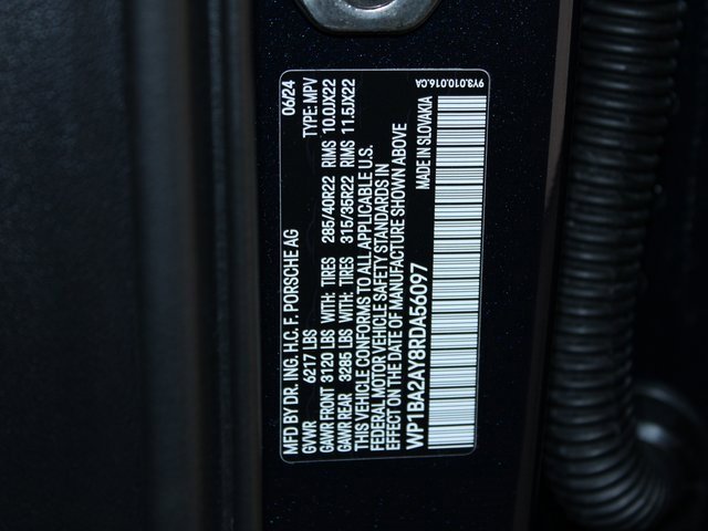 Certified 2024 Porsche Cayenne Coupe image 27