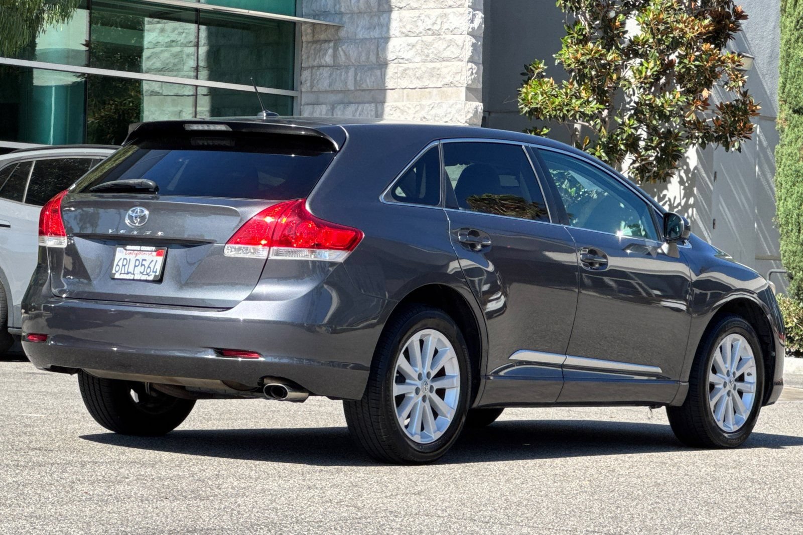 Used 2011 Toyota Venza FWD image 4