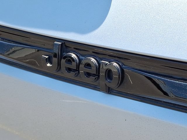 Used 2024 Jeep Grand Cherokee Altitude RWD image 25