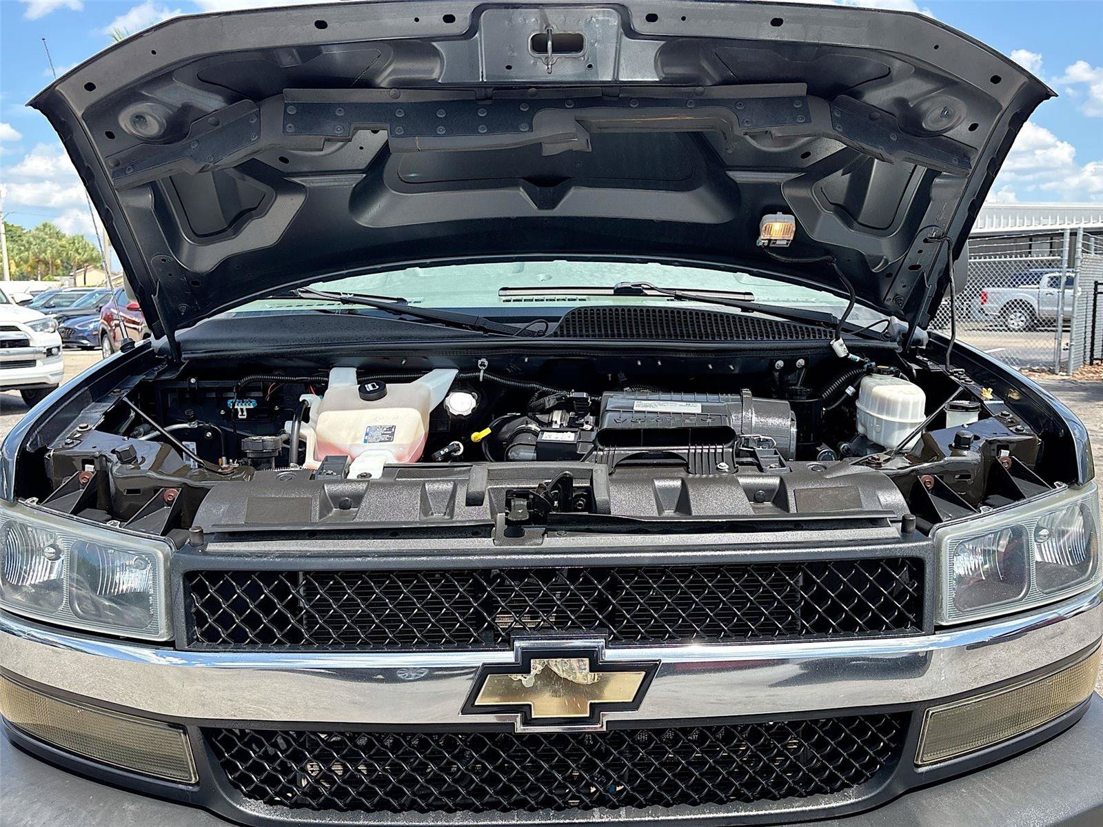 Used 2019 Chevrolet Express 3500 LT w/ LT Preferred Equipment Group RWD image 28