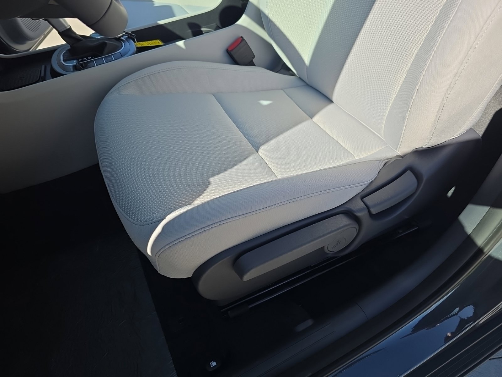 Certified 2026 Hyundai Kona SEL Sport AWD/4WD image 28