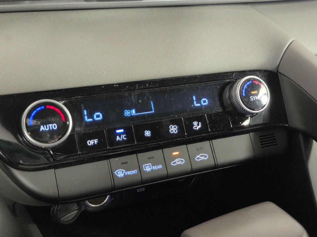 Used 2025 Hyundai Elantra Sport FWD image 35