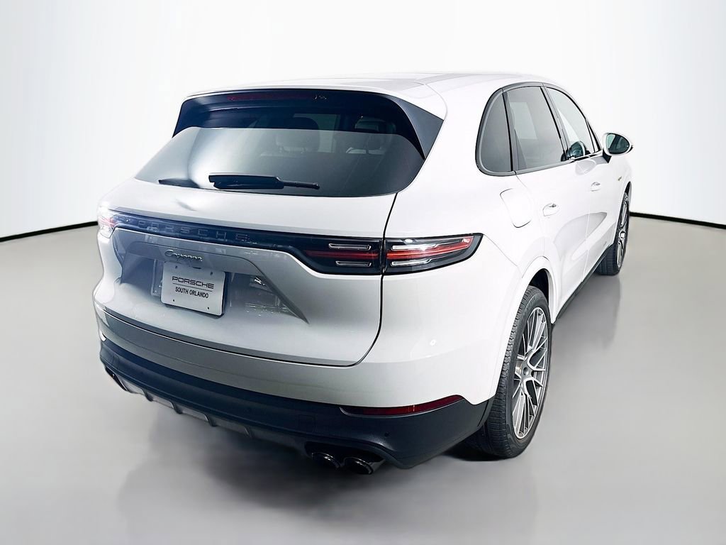 Certified 2023 Porsche Cayenne Platinum Edition image 9