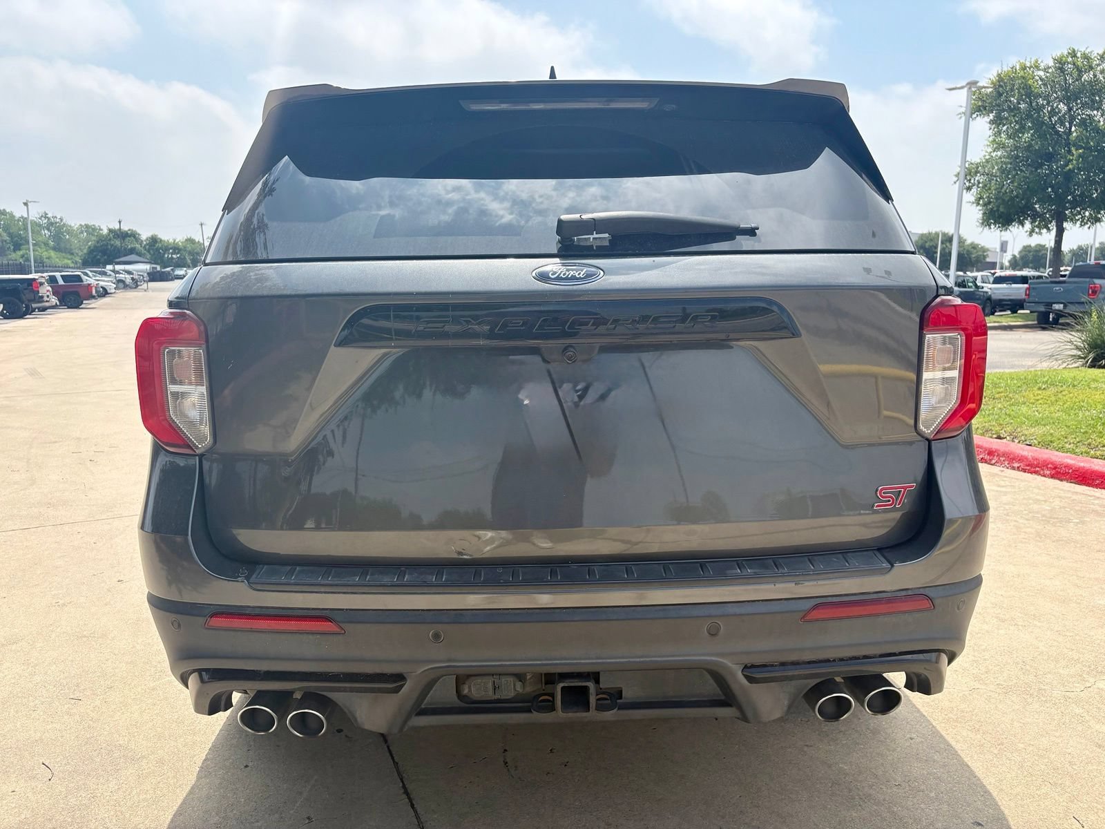 Used 2020 Ford Explorer ST w/ Premium Technology Package AWD/4WD image 4