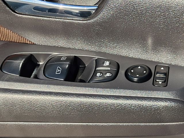 Used 2024 Nissan Kicks SR image 21