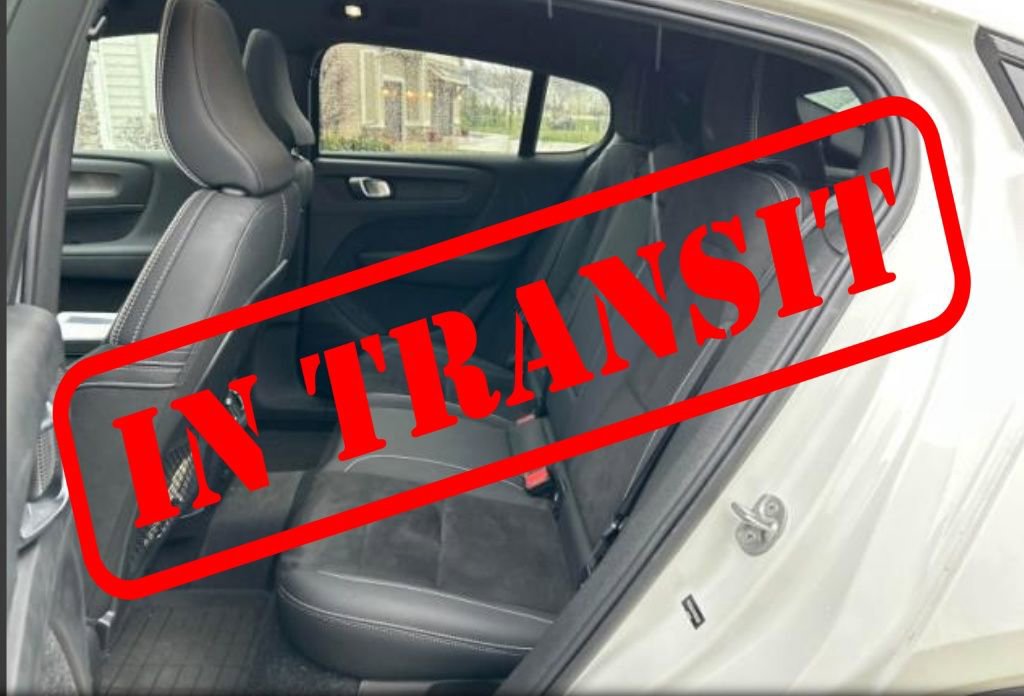 Used 2023 Volvo C40 P8 Recharge Plus w/ Climate Package image 7