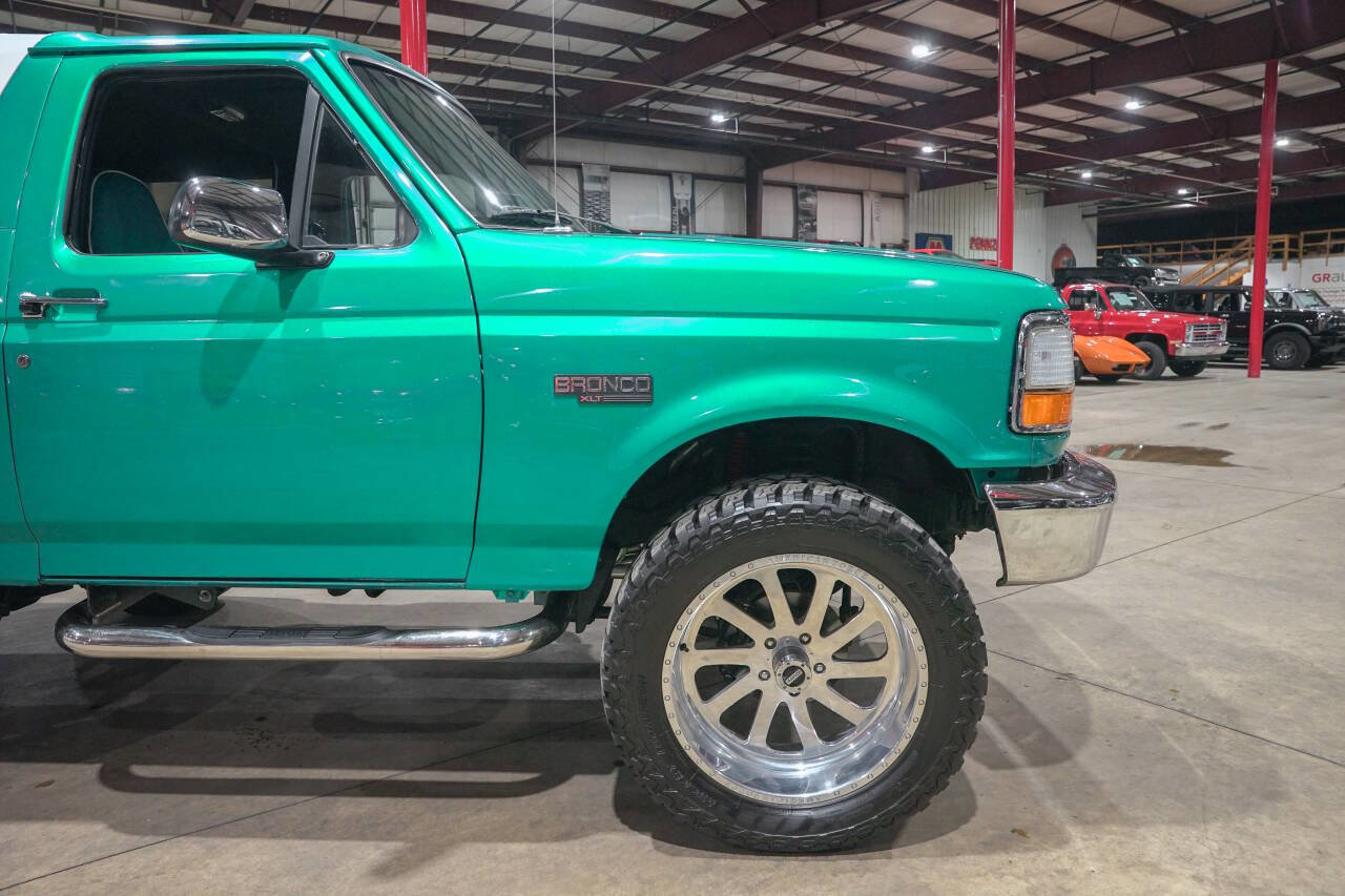 Used 1995 Ford Bronco XLT image 11