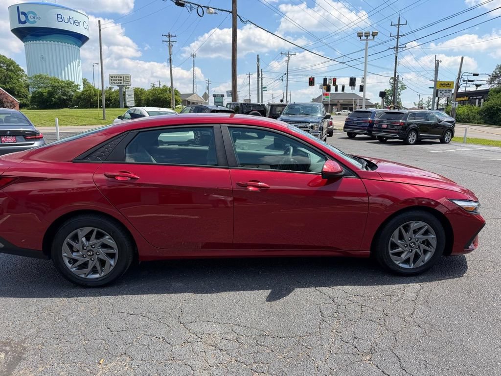 Used 2024 Hyundai Elantra SEL FWD image 4