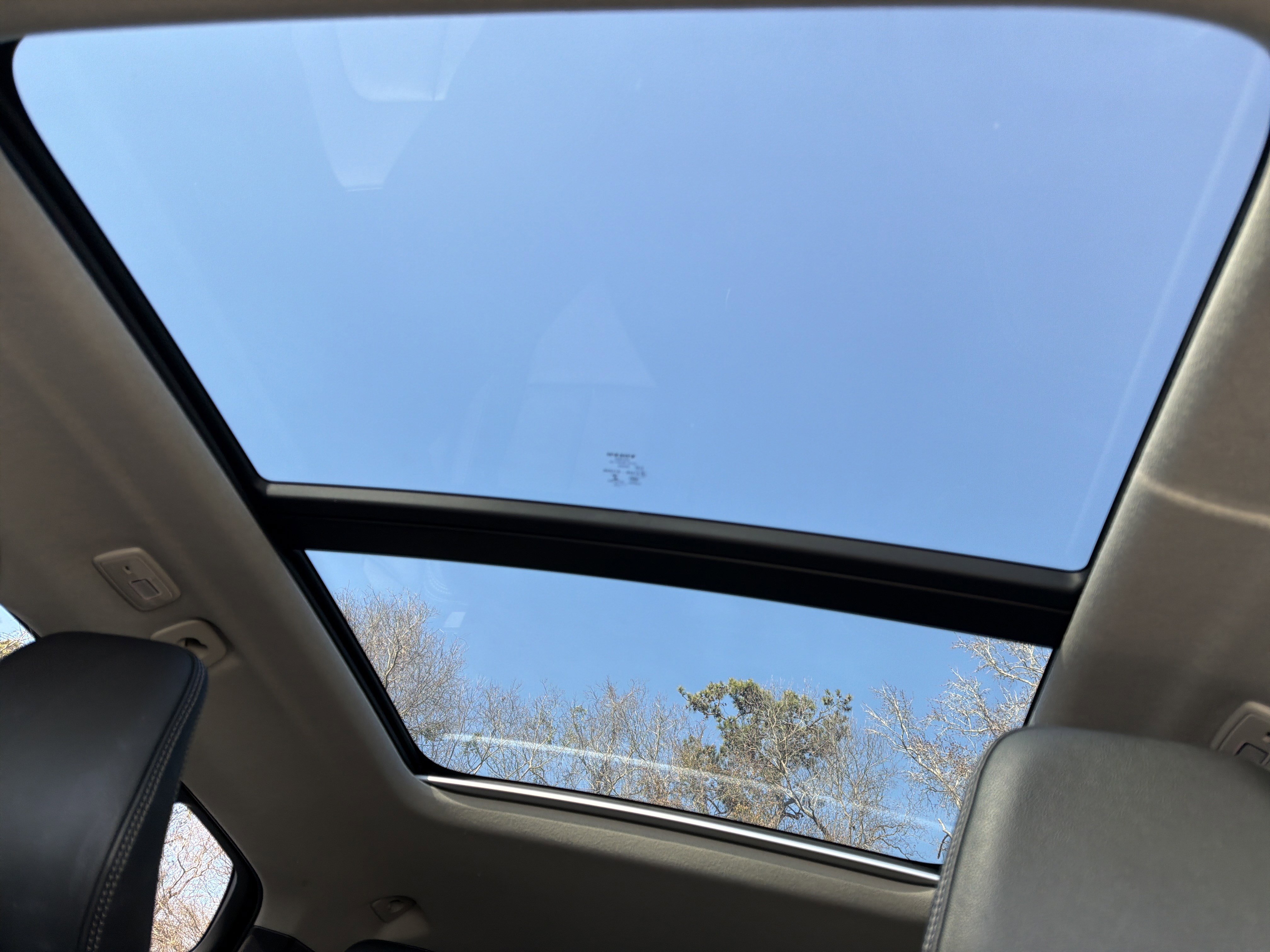 Certified 2023 Volvo XC40 B4 Plus w/ Driver Assist Package image 28