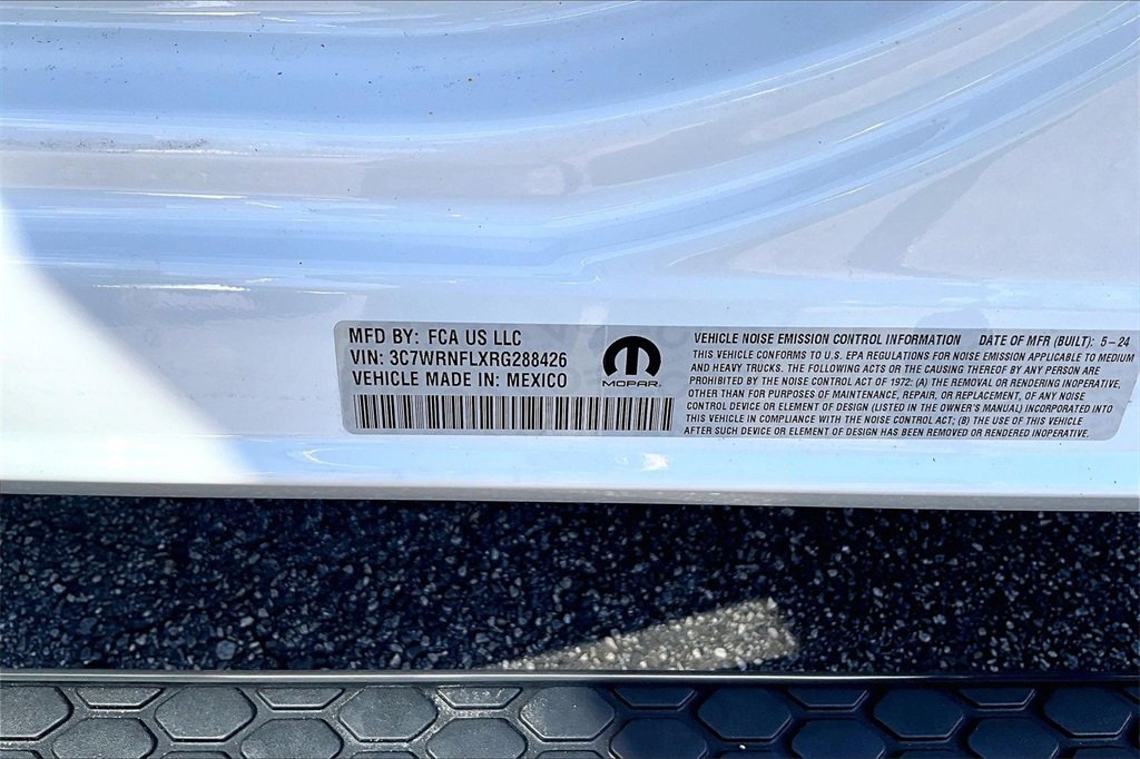 Used 2024 RAM 5500 Tradesman w/ Chrome Appearance Group image 17