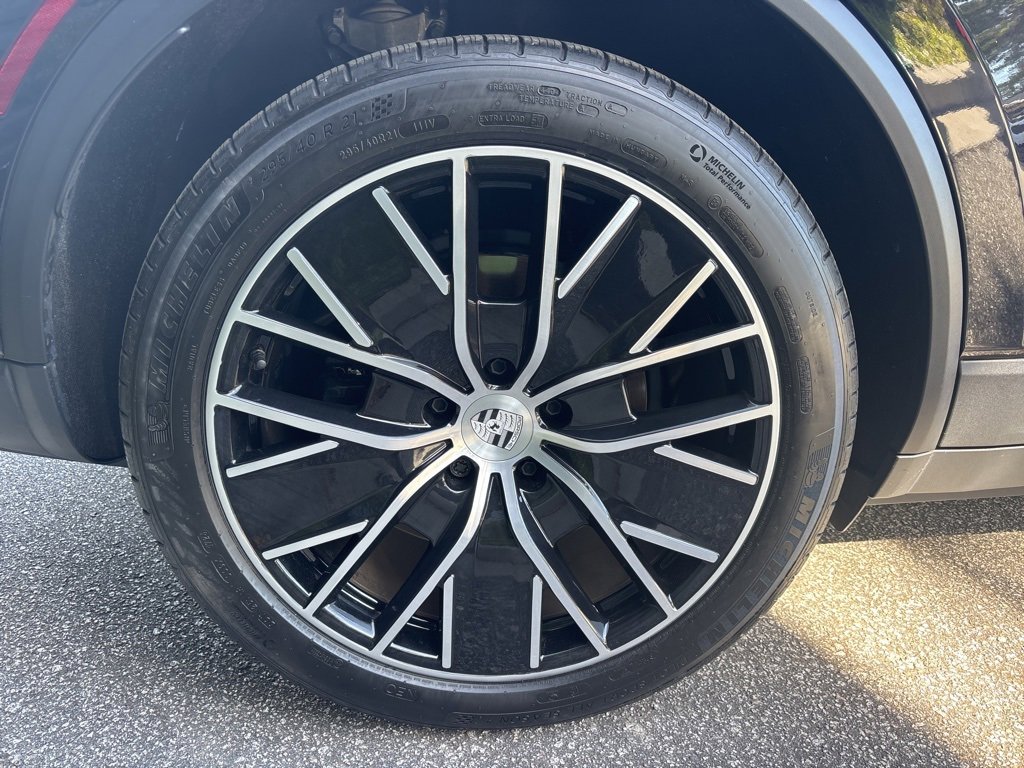 Used 2025 Porsche Macan Electric image 14