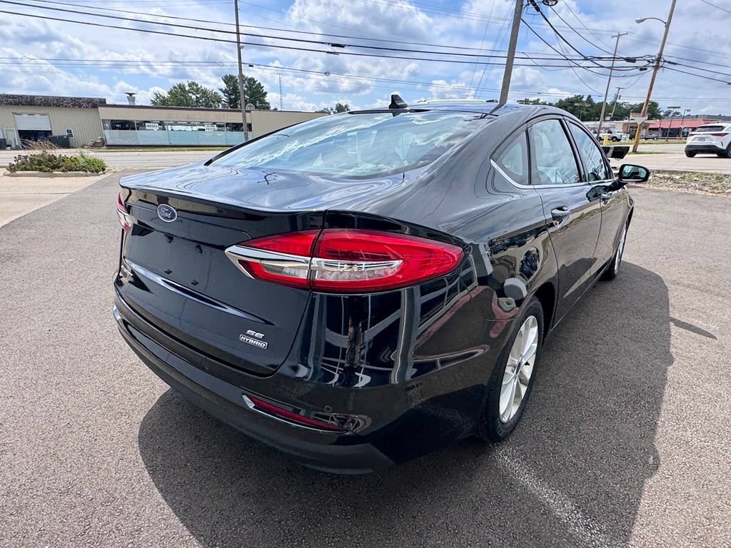 Used 2020 Ford Fusion SE FWD image 6
