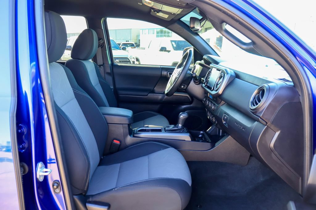 Used 2023 Toyota Tacoma TRD Sport w/ Technology Package RWD image 10