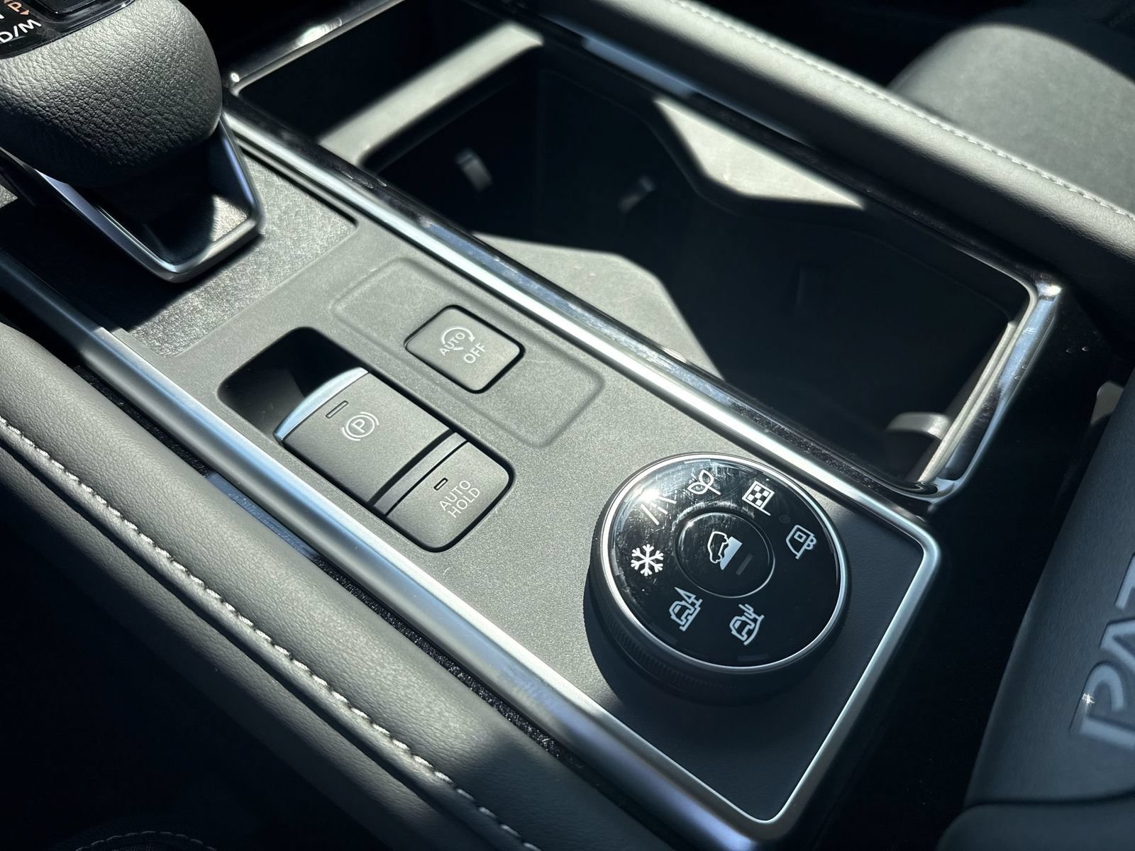 New 2026 Nissan Pathfinder SV AWD/4WD image 36