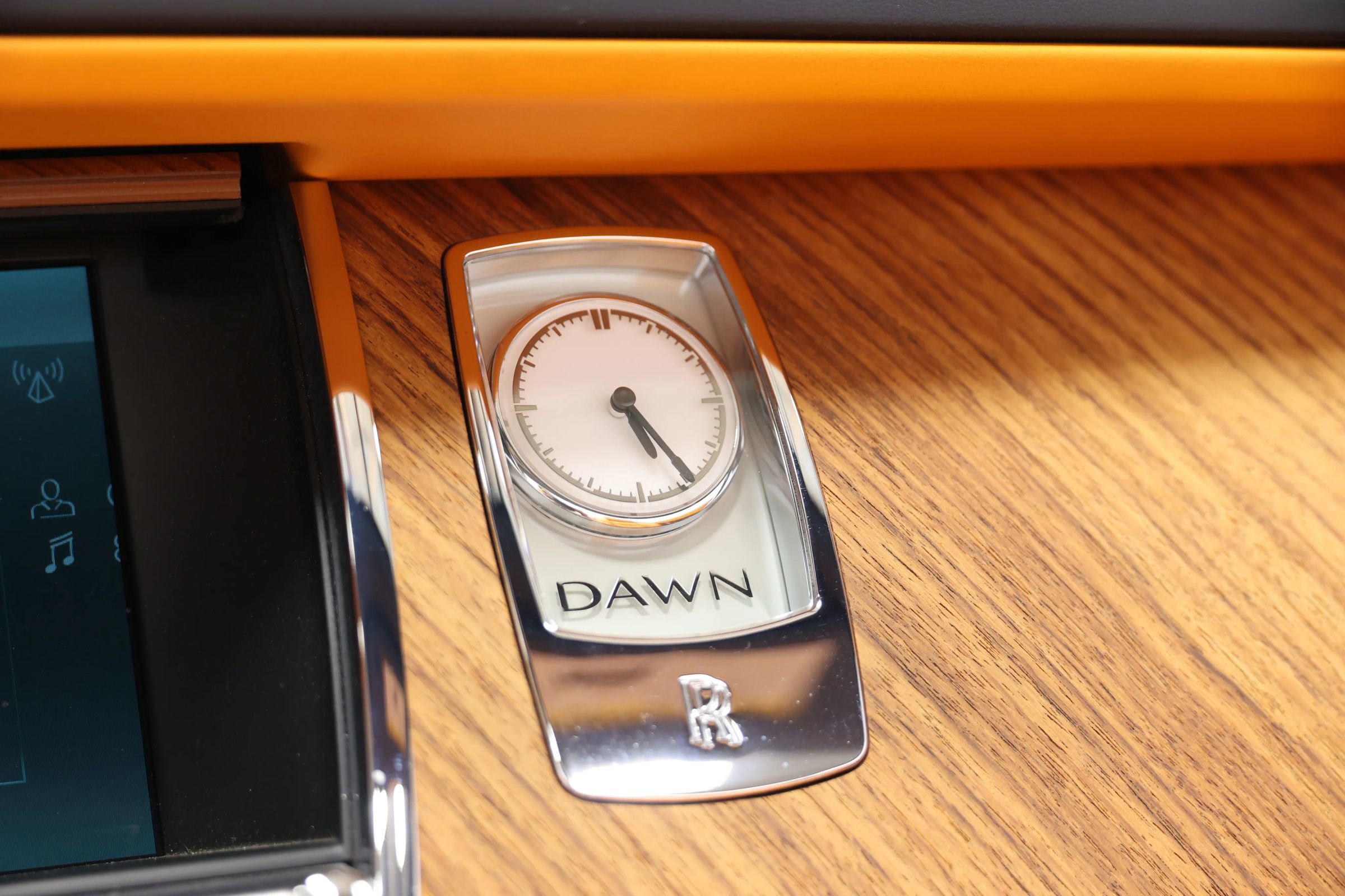 Used 2016 Rolls-Royce Dawn image 36