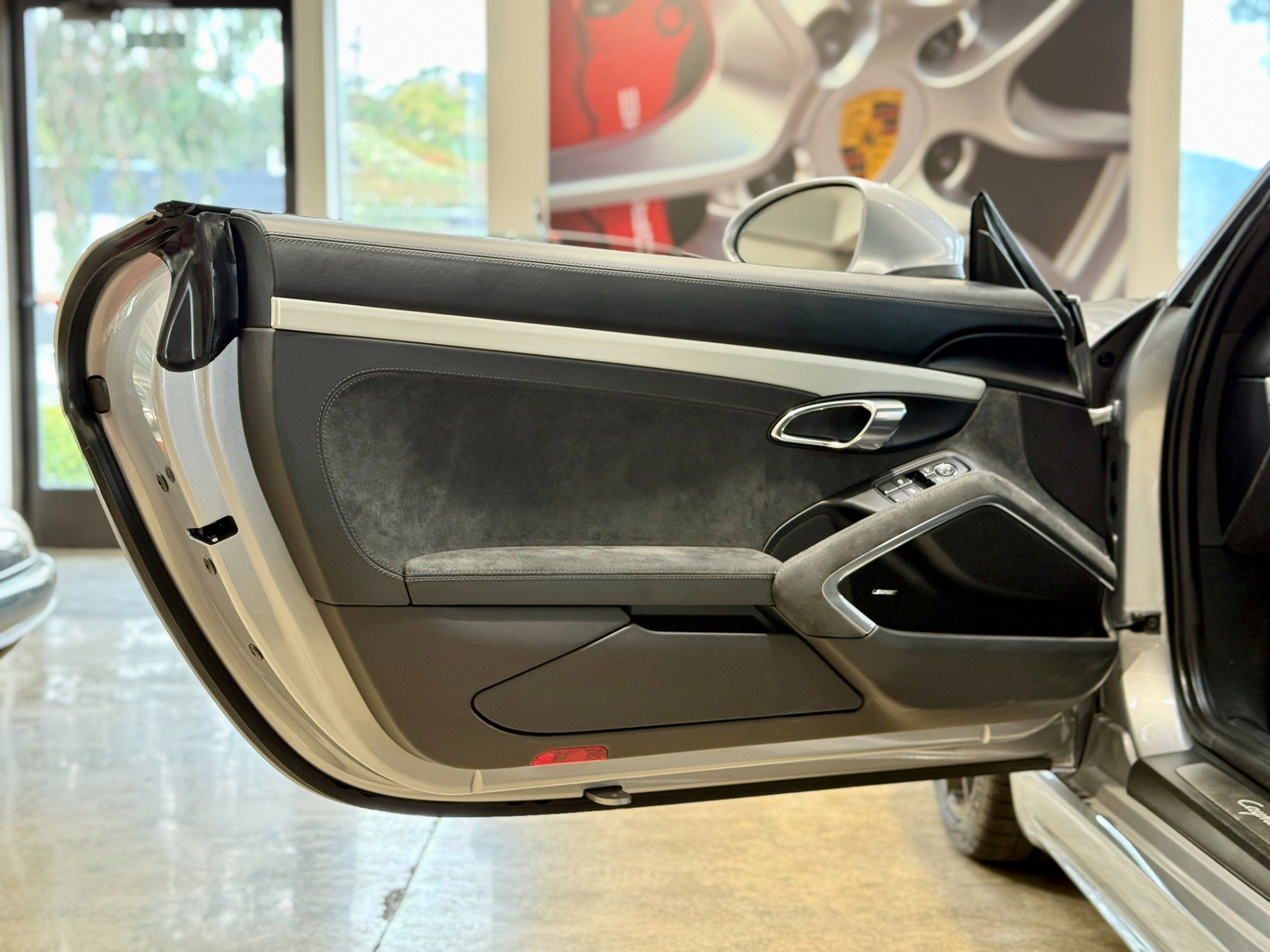 Used 2018 Porsche 718 Cayman GTS image 20