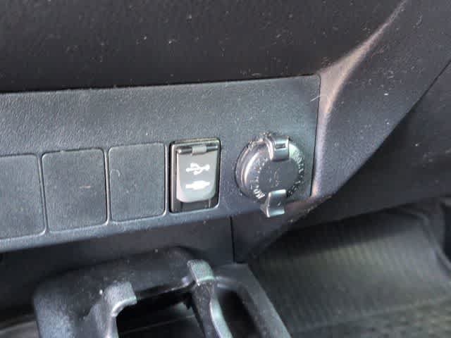 Used 2018 Toyota RAV4 XLE AWD/4WD image 31