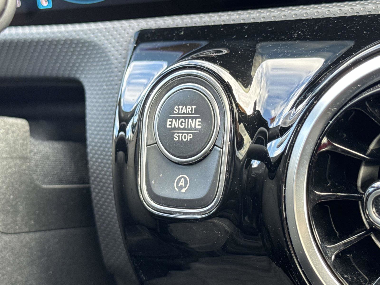 Used 2020 Mercedes-Benz CLA 250 4MATIC image 5