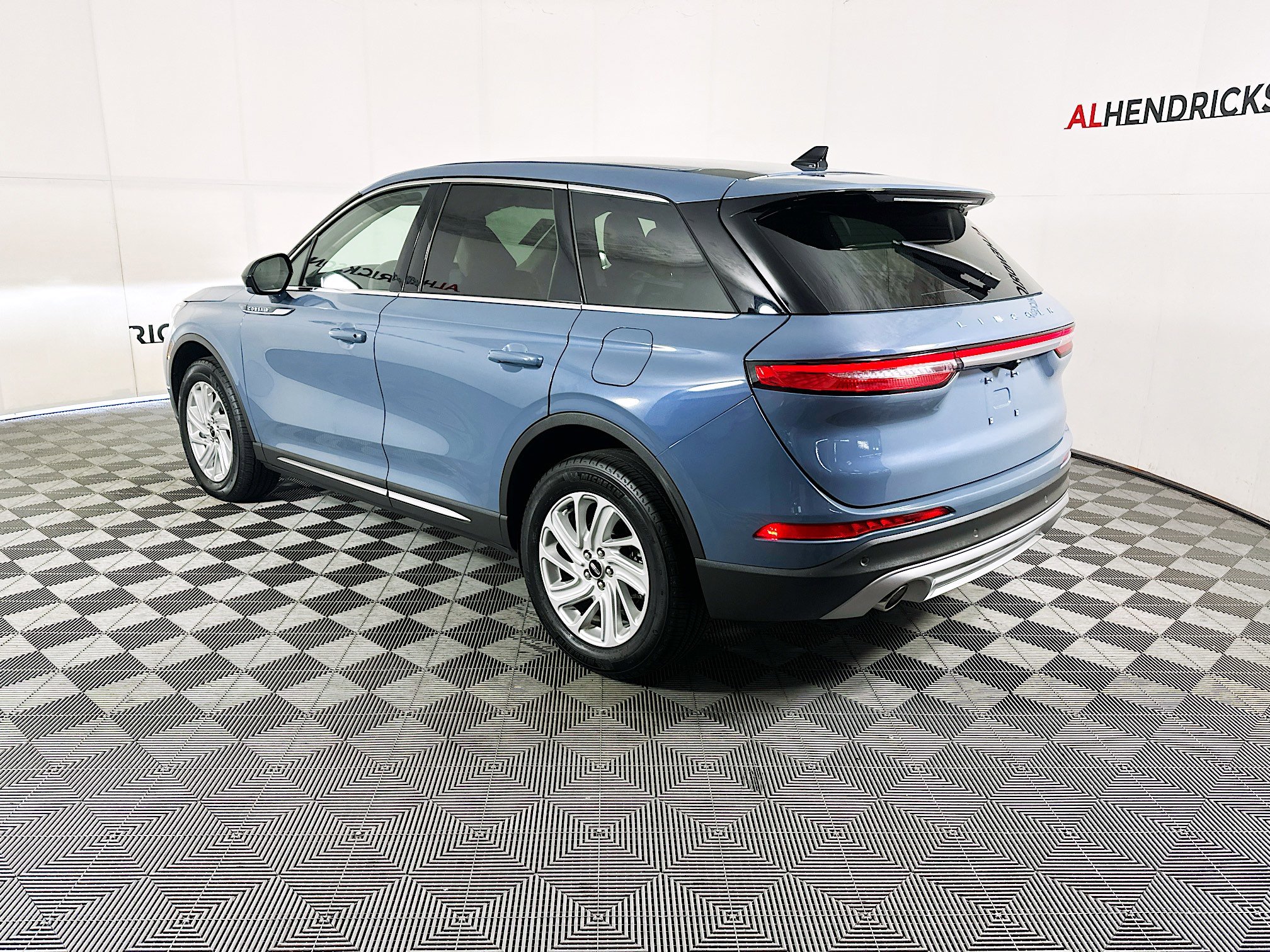 Used 2023 Lincoln Corsair FWD image 5