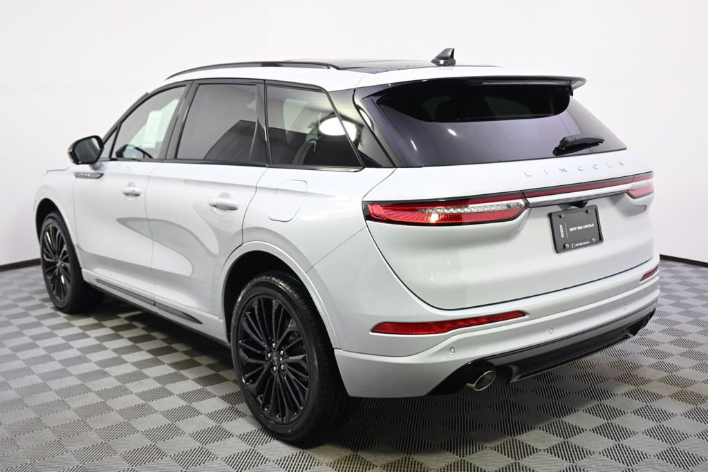 New 2026 Lincoln Corsair Reserve w/ Jet Appearance Package image 3
