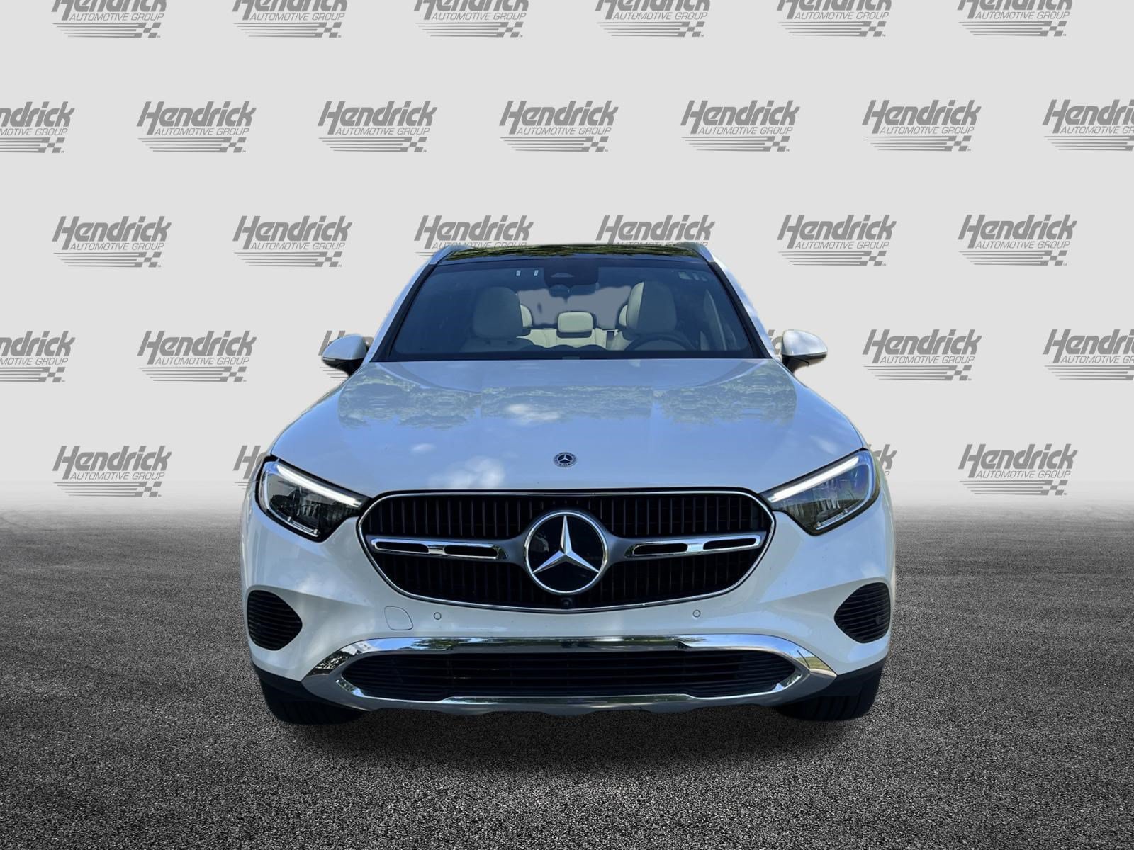 Used 2023 Mercedes-Benz GLC 300 image 3
