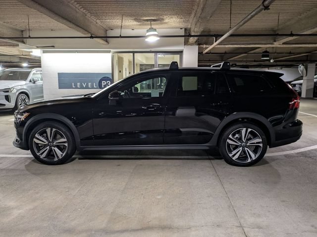 New 2026 Volvo V60 B5 Cross Country Plus w/ Climate Package AWD/4WD image 6