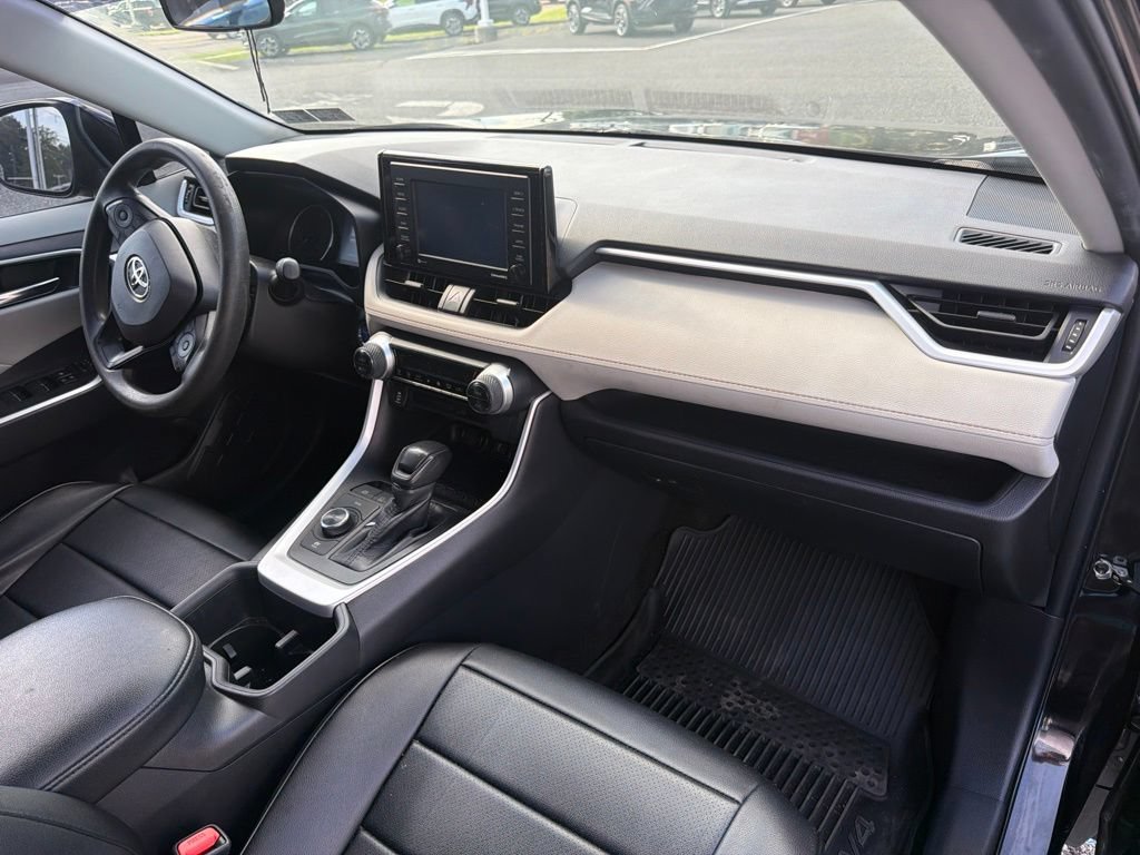 Used 2022 Toyota RAV4 XLE w/ Convenience Package AWD/4WD image 5