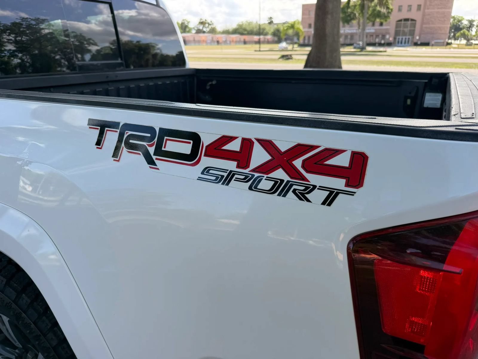 Used 2019 Toyota Tacoma TRD Sport w/ Technology Package AWD/4WD image 32