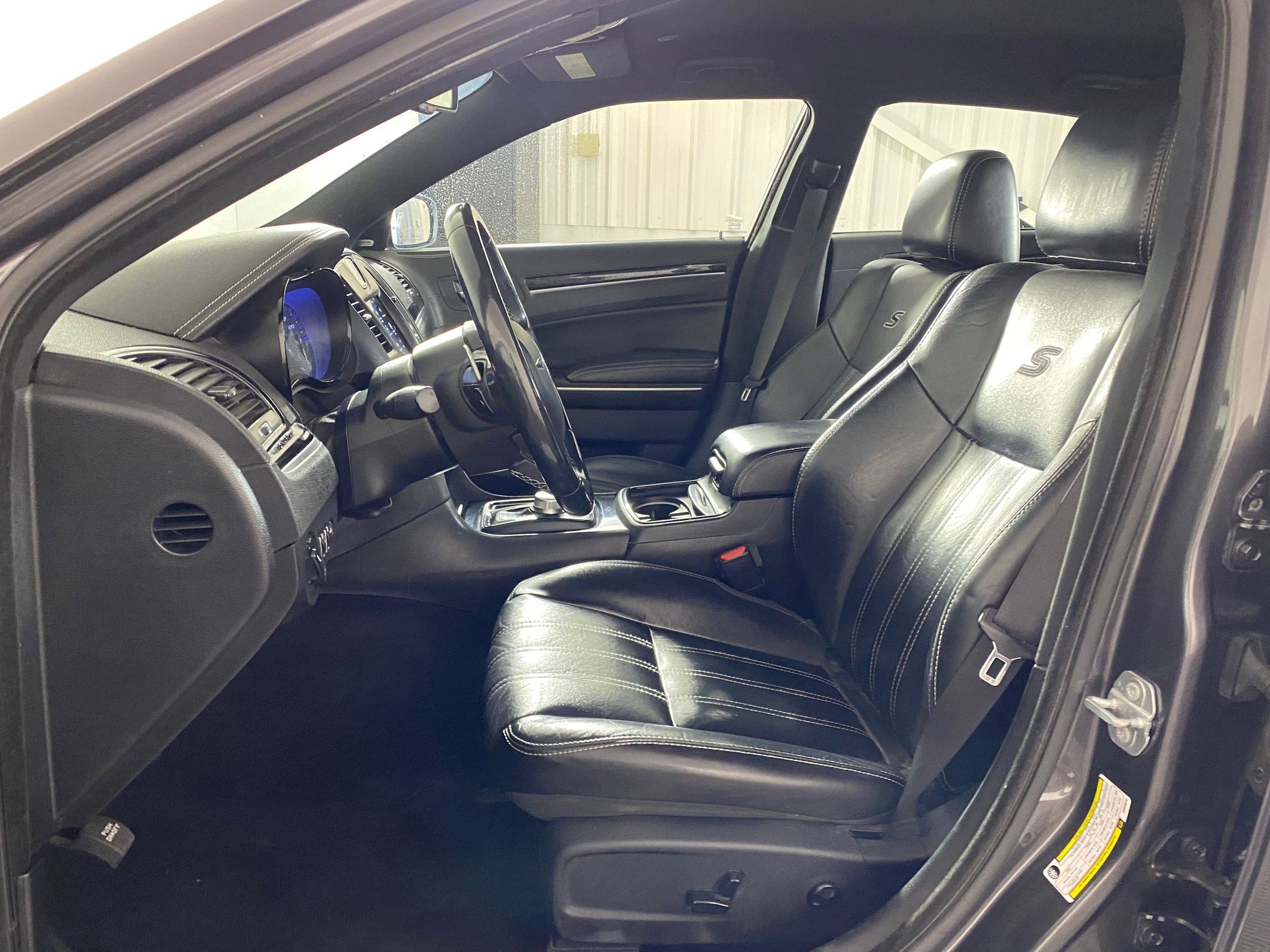 Used 2019 Chrysler 300 S image 5