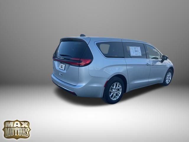 New 2026 Chrysler Pacifica Select image 10