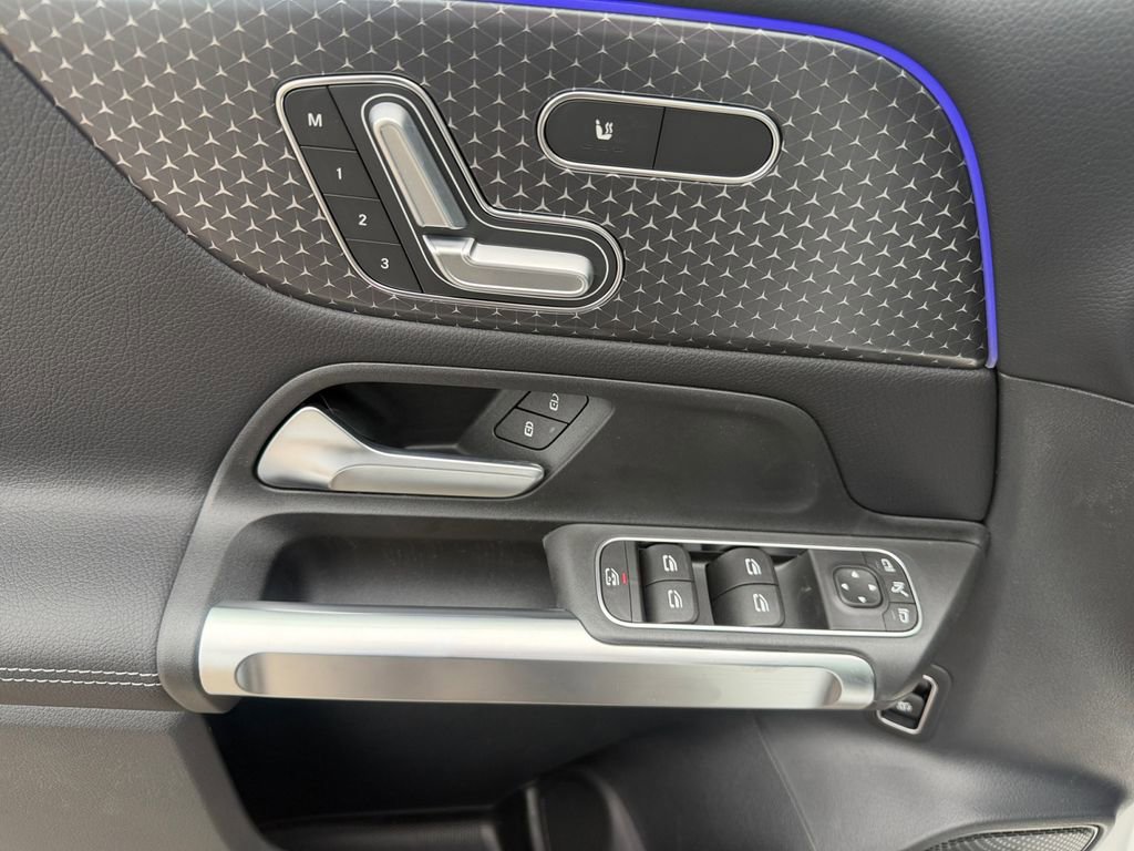New 2026 Mercedes-Benz GLB 250 image 16