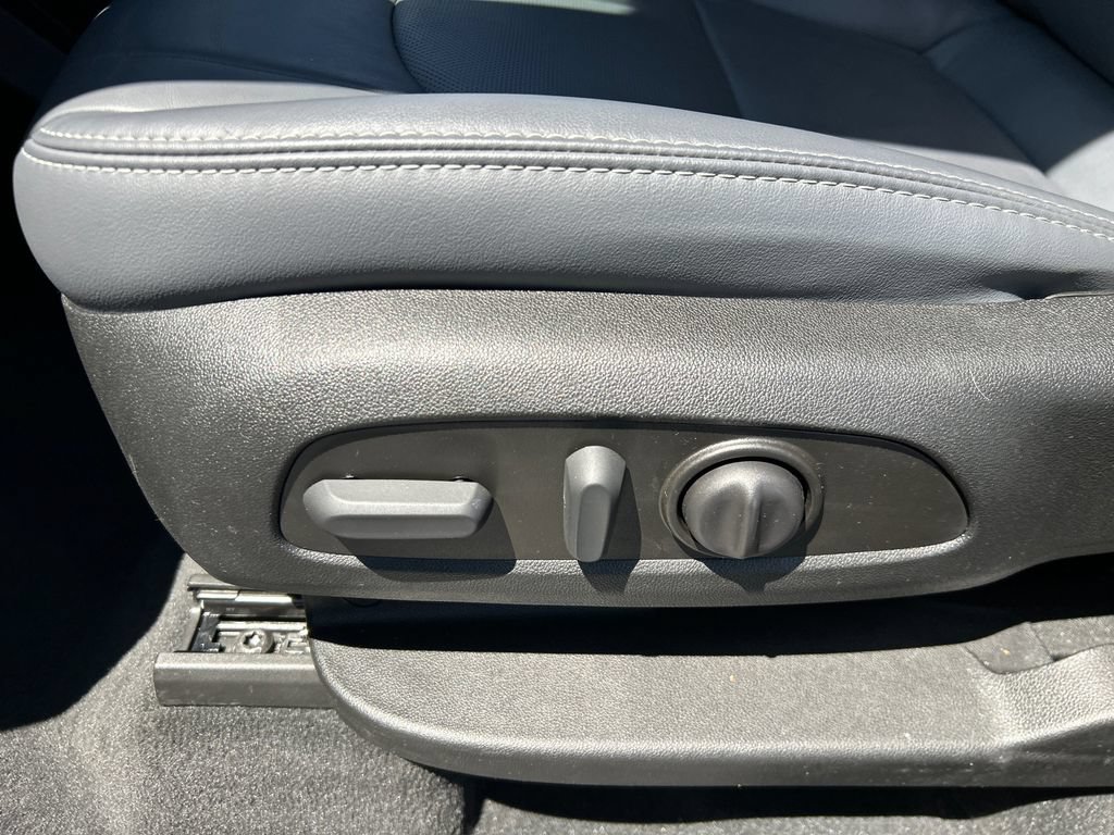 Certified 2023 Buick Enclave Essence w/ Experience Buick Package FWD image 18