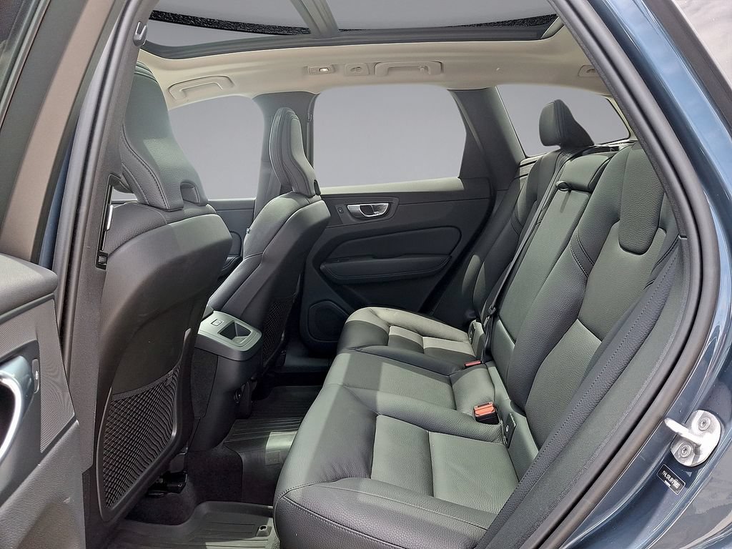 Certified 2024 Volvo XC60 B5 Plus w/ Protection Package Premier AWD/4WD image 26