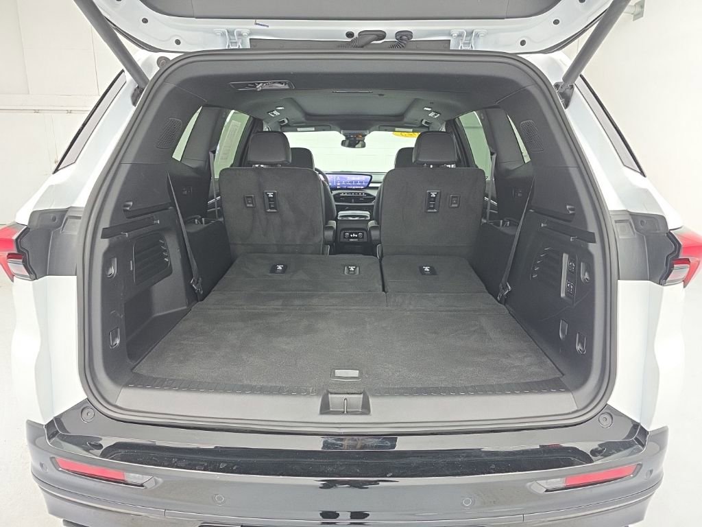 Certified 2025 Buick Enclave Sport Touring w/ Power Package AWD/4WD image 56